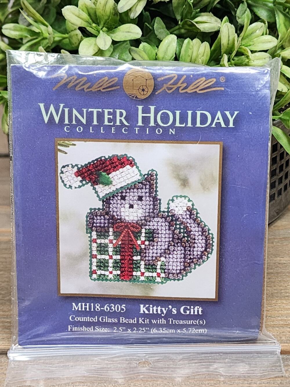 Mill Hill Cross Stitch Winter Holiday Collection Kitty’s Gift MH-6305 Glass Bead - Picture 1 of 4